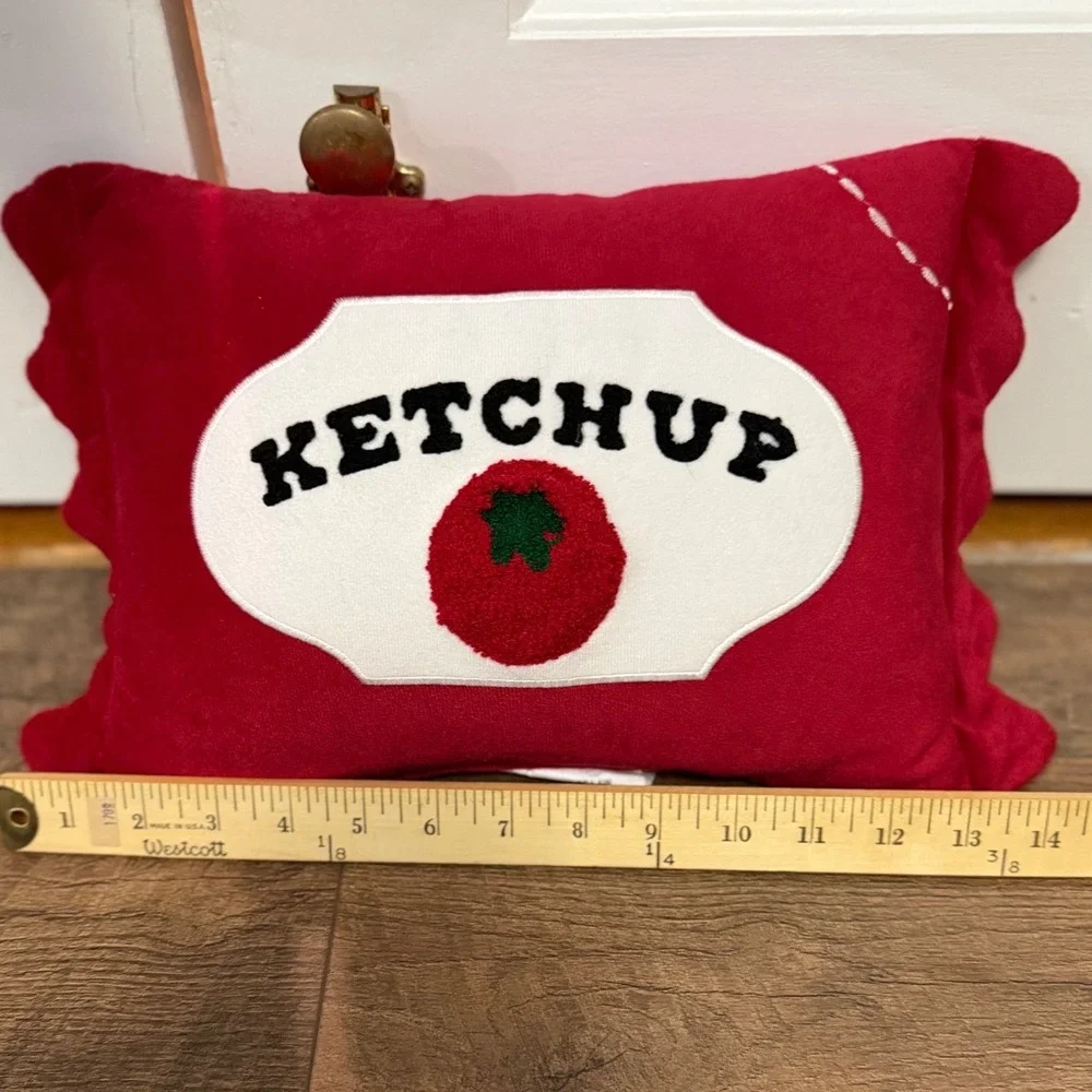 Ketchup & Mustard Pillow Set‎